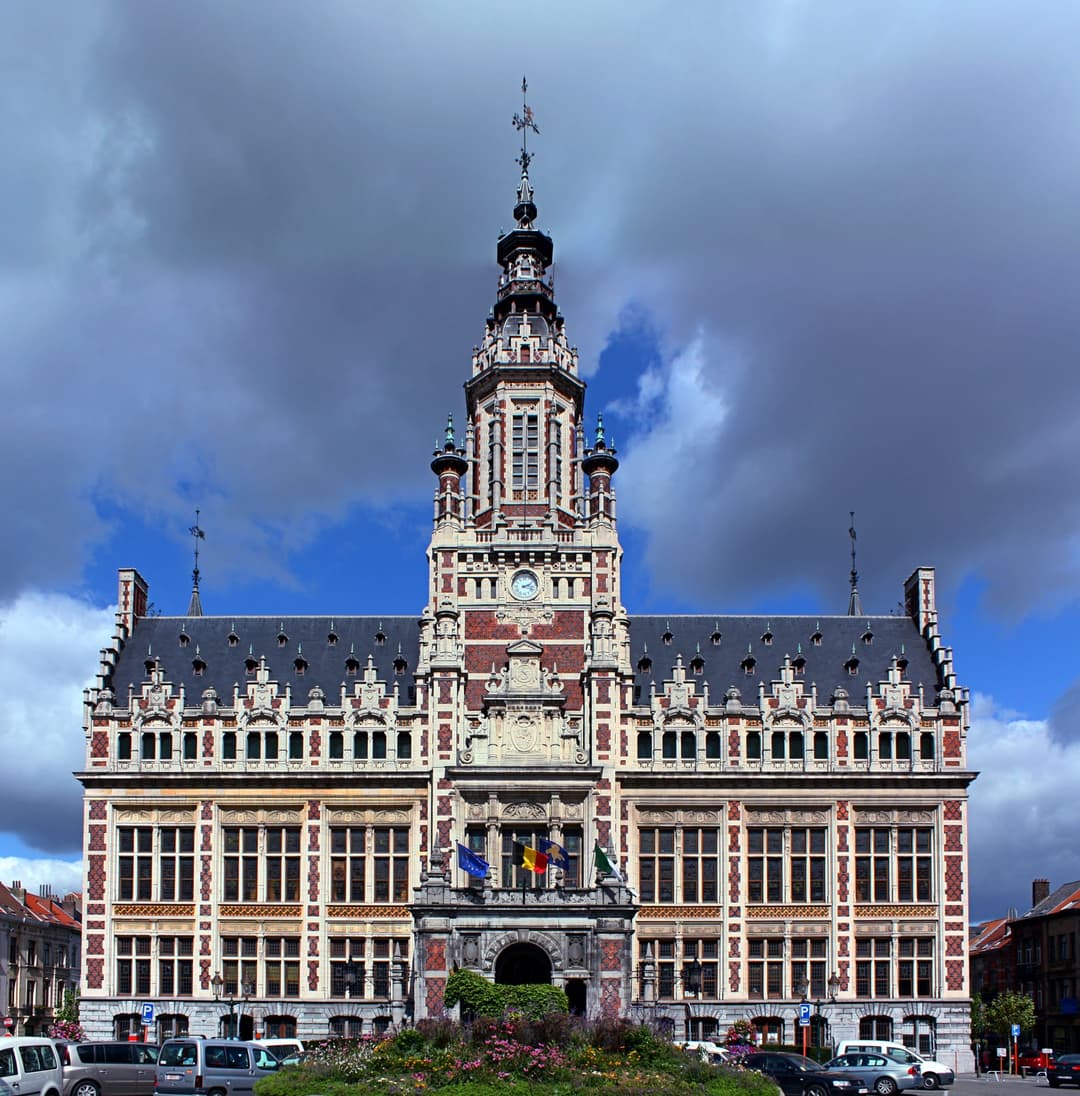 Hôtel_communal_de_Schaerbeek.jpg The Schaerbeek Town Hall