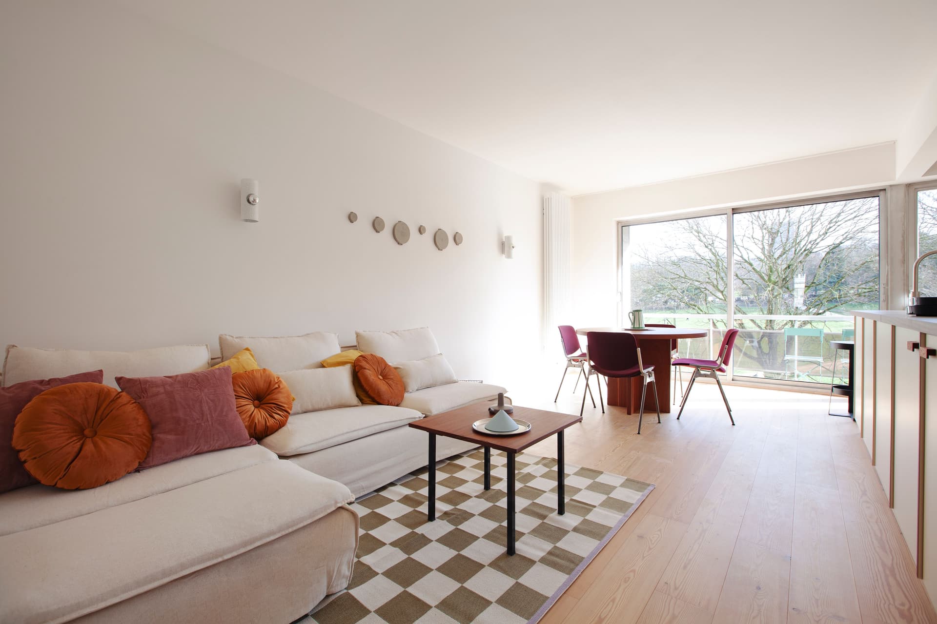 Default Alt Text Default Alt Text